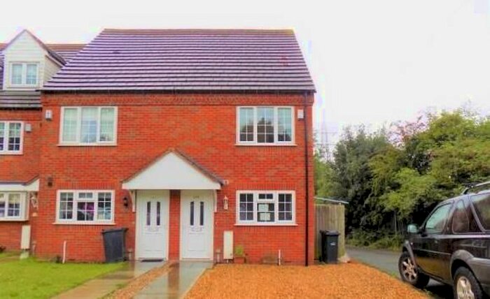 2 Bedroom Property To Rent In High Street, Pensnett, Brierley Hill, DY5