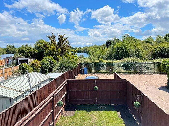 2 Bedroom Cottage To Rent In High Street, Wraysbury, Staines, TW19