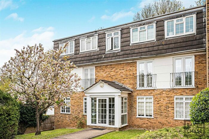 2 Bedroom Flat For Sale In Crofton Way, Enfield, EN2