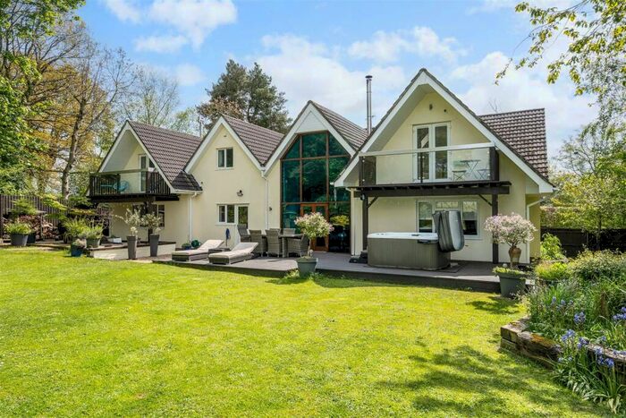 6 Bedroom Detached House For Sale In Bushes Road, Stourpaine, Blandford Forum, DT11