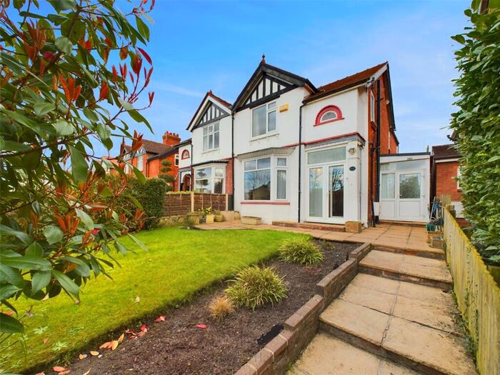 3 Bedroom Semi-Detached House For Sale In Nantwich Road, Middlewich, Cheshire, CW10