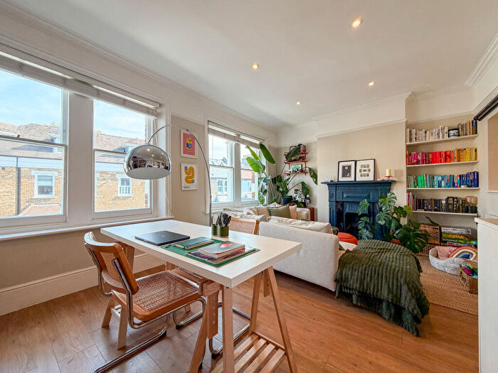 1 Bedroom Flat For Sale In The Broadway, Barnes, Richmond Upon Thames, London, SW13