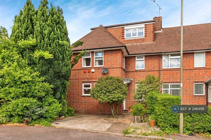 4 Bedroom Semi-Detached House To Rent In Pointalls Close, London, N3