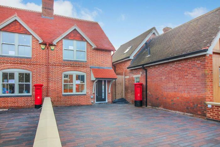 4 Bedroom End Of Terrace House To Rent In Baker Street, Waddesdon, HP18