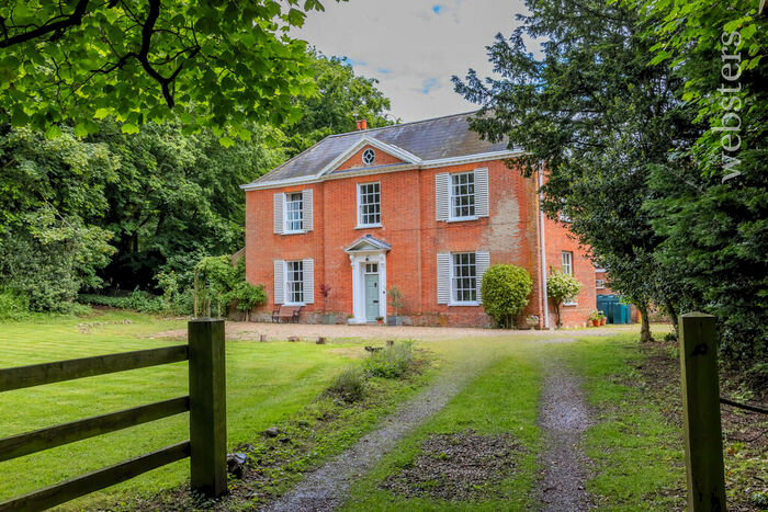 4 Bedroom Detached House For Sale In The Rectory, NR10
