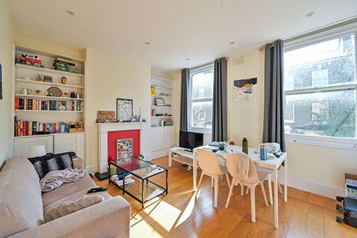 2 Bedroom Flat To Rent In Charleston Street, Elephant And Castle, London, SE17