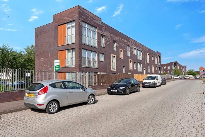 2 Bedroom Flat For Sale In Harewood Road, Edinburgh, Edinburgh, EH16