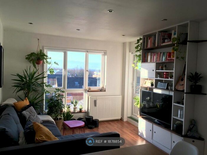 1 Bedroom Flat To Rent In Warltersville Road, London, N19