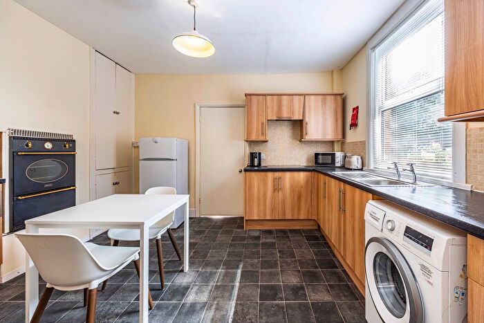 1 Bedroom Flat To Rent In Zulla Road, Nottingham, NG3