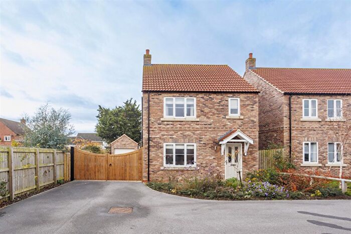 3 Bedroom Detached House For Sale In Mallard Close, Easingwold, York, YO61