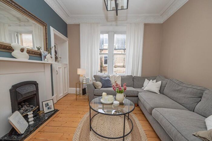 2 Bedroom Flat To Rent In Roseneath Terrace, Edinburgh, EH9