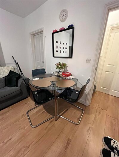 4 Bedroom House To Rent In Rosa Road, Crookesmoor, Sheffield, S10