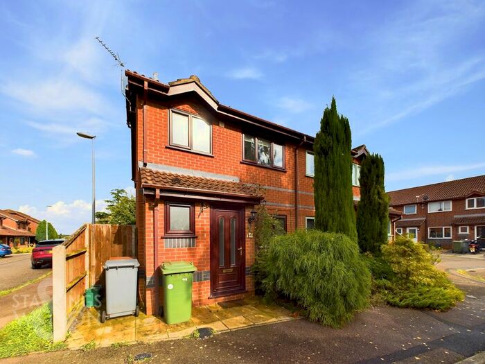 3 Bedroom Semi-Detached House To Rent In Westfield Road, Brundall, Norwich, NR13