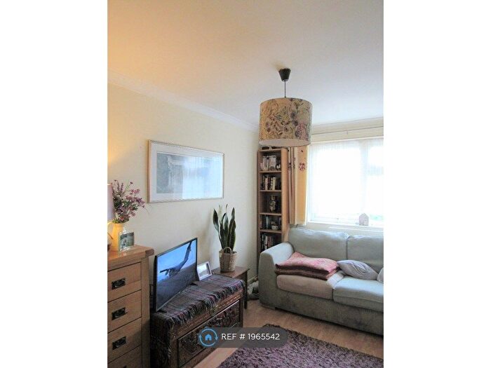 1 Bedroom Flat To Rent In North Tenth Street, Milton Keynes, MK9