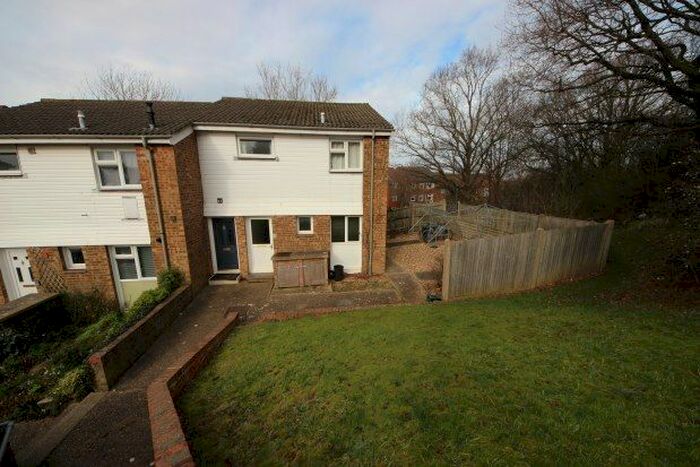 1 Bedroom Flat To Rent In Clover Road, Guildford, GU2