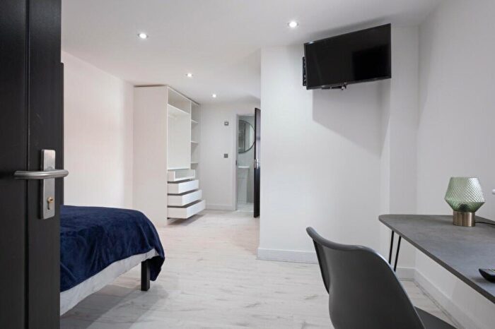 6 Bedroom House To Rent In Allison Street, Lincoln, LN1