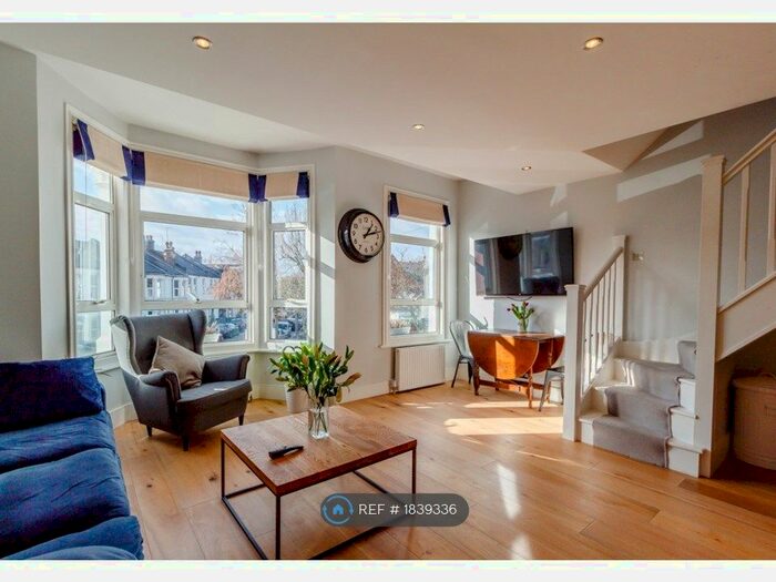 3 Bedroom Flat To Rent In Villiers Road, London, NW2