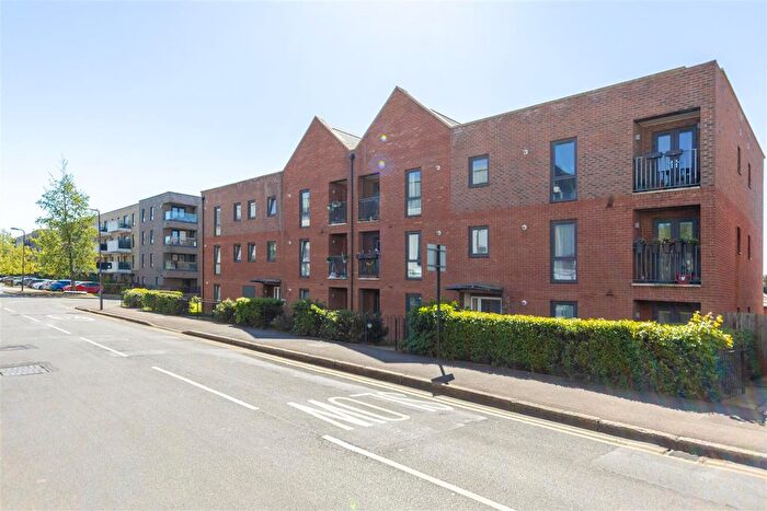2 Bedroom Flat For Sale In Rayners Lane, Harrow, HA2