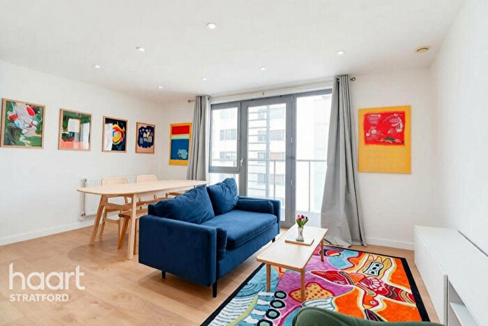 2 Bedroom Flat To Rent In High Street, London, E15