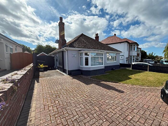 2 Bedroom Detached Bungalow For Sale In Conway Road, Llandudno, LL30