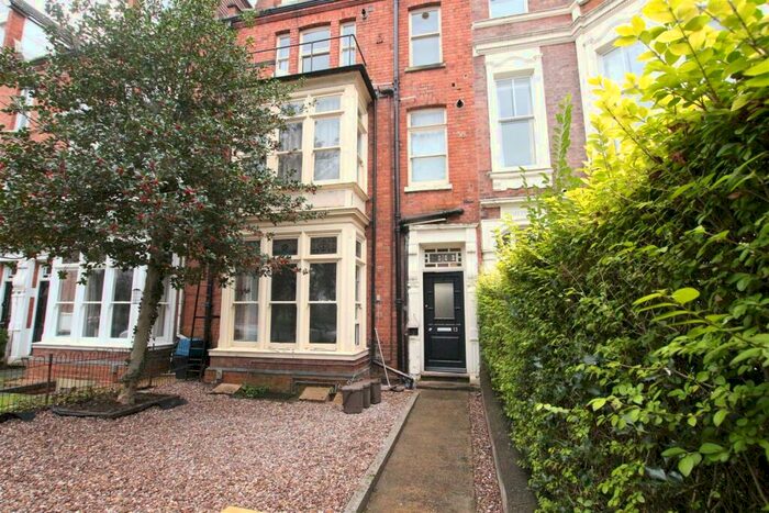 2 Bedroom Flat To Rent In East Park Parade, Northampton, NN1