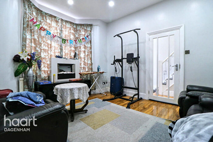 4 Bedroom End Of Terrace House For Sale In St Awdrys Road, Barking, IG11