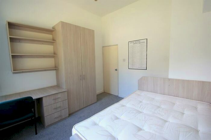 2 Bedroom Flat To Rent In Spingbank House, Headingley Lane, Headingley, Leeds, LS6