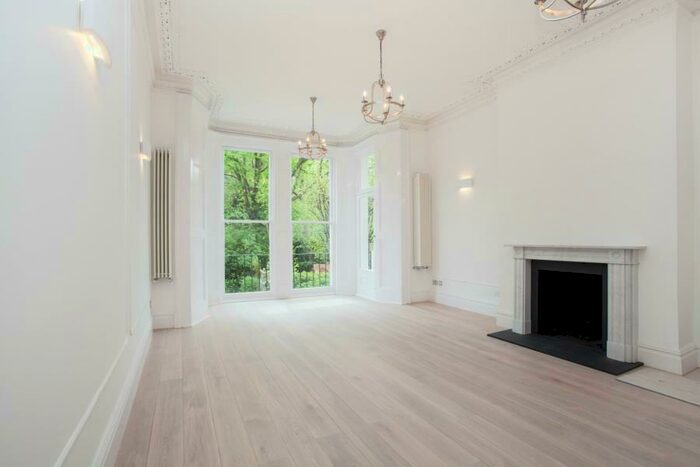 2 Bedroom Flat To Rent In Lancaster Drive, Belsize Park, London, NW3