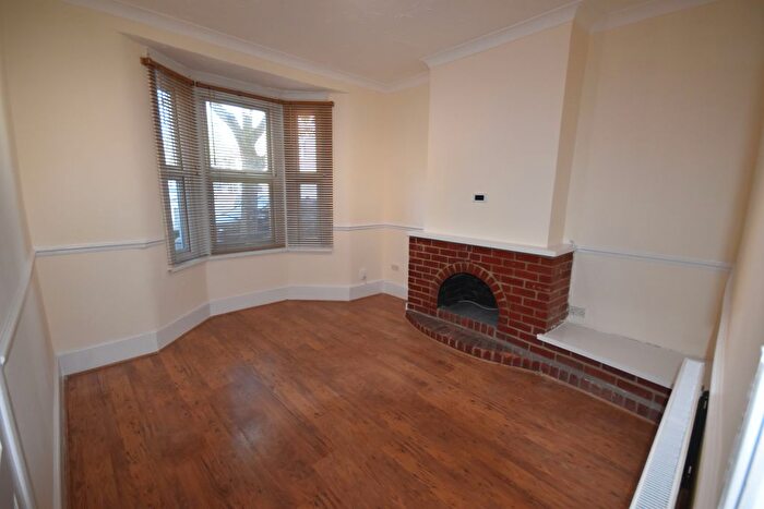 2 Bedroom Flat To Rent In Samson Street, Plaistow, London, E13