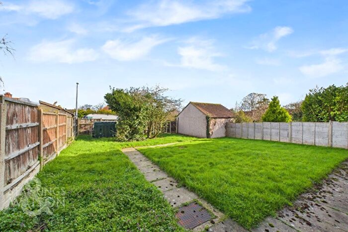 3 Bedroom Semi-Detached House For Sale In Hurst Road, Chedgrave, Norwich, NR14