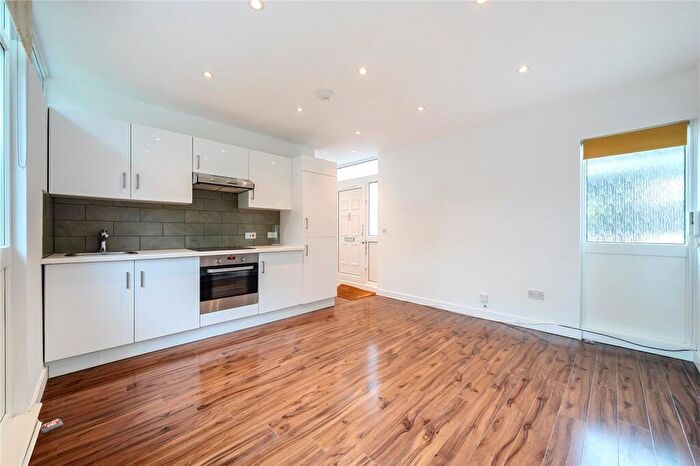 1 Bedroom Apartment For Sale In Kennoldes, Croxted Road, London, SE21