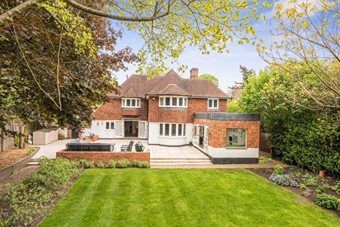 5 Bedroom Detached House For Sale In Park Road, Woking, GU22