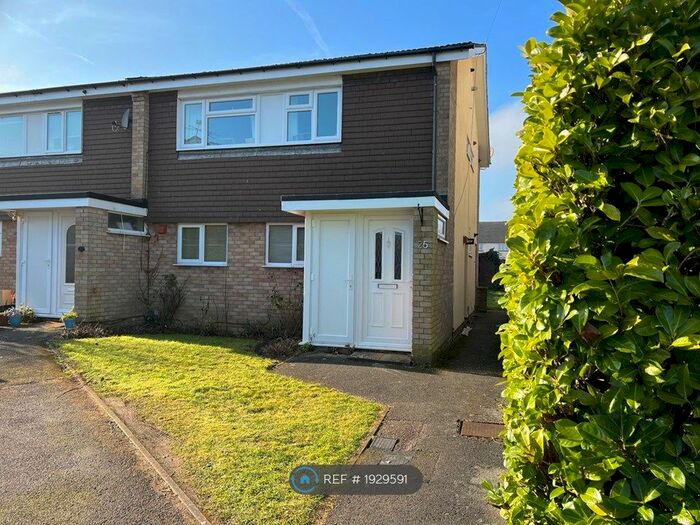 2 Bedroom Maisonette To Rent In Cumberland Close, Little Chalfont, HP7