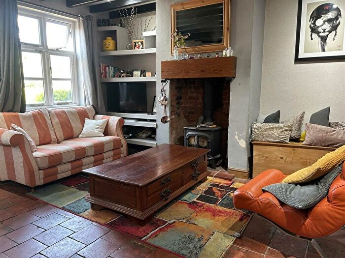 3 Bedroom Terraced House For Sale In Church Road, Belbroughton, DY9