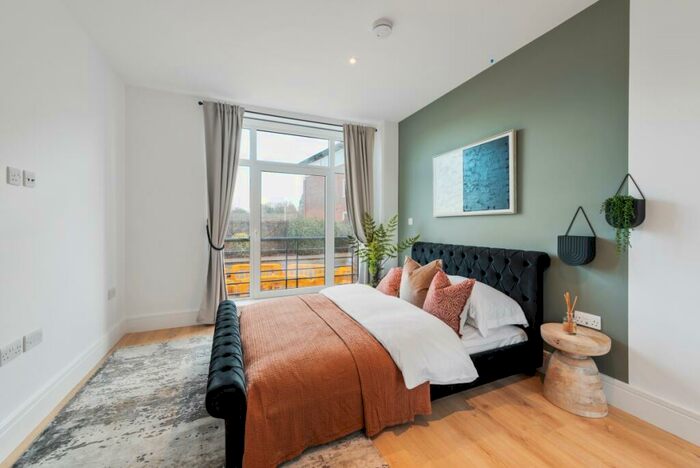 2 Bedroom Apartment To Rent In Pyrcroft Road Chertsey, KT16