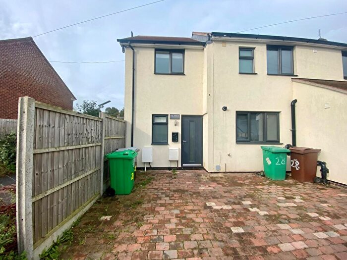 2 Bedroom House To Rent In Annexe, Colesbourne Road, Clifton, NG11