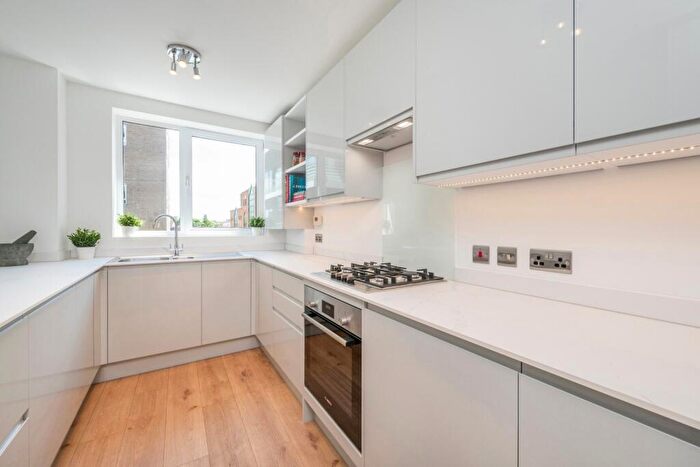 2 Bedroom Flat To Rent In Pepper Street, Millwall, E14