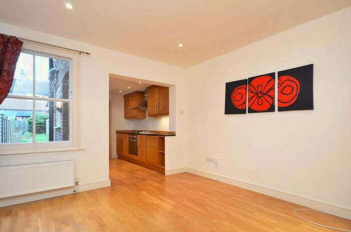 3 Bedroom Terraced House To Rent In Ludlow Road, Guildford, GU2