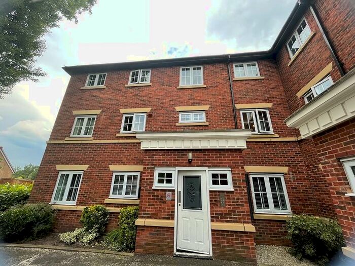 2 Bedroom Flat To Rent In Redoaks Way, Halewood, Liverpool, Merseyside., L26