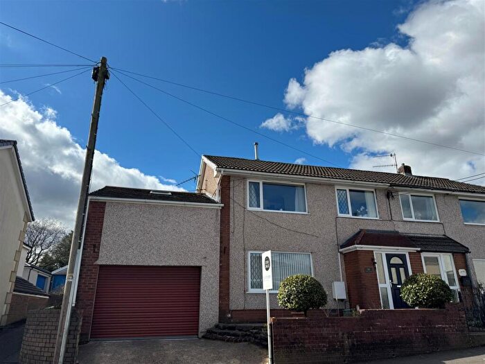 3 Bedroom Semi-Detached House For Sale In Montclaire Avenue, Blackwood, NP12