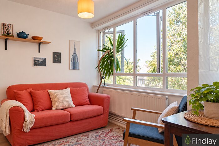 4 Bedroom Maisonette To Rent In Musbury Street, Whitechapel, E1
