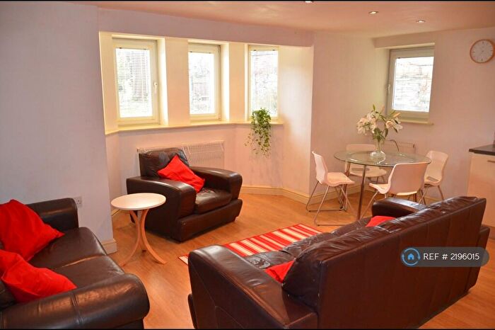 2 Bedroom Flat To Rent In Demesne Road, Manchester, M16