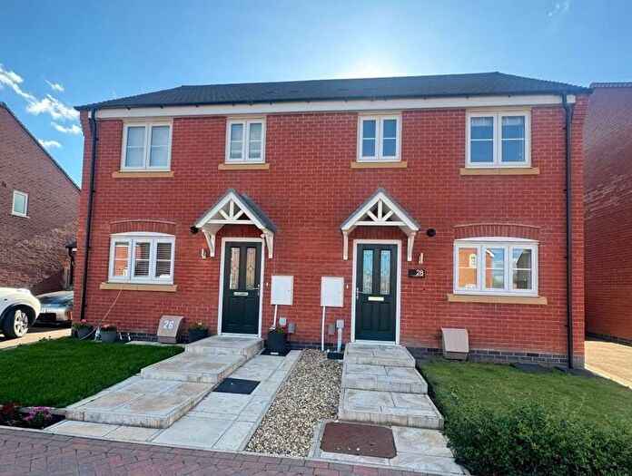 3 Bedroom Semi-Detached House To Rent In Ombersley Drive, Nuneaton, CV11