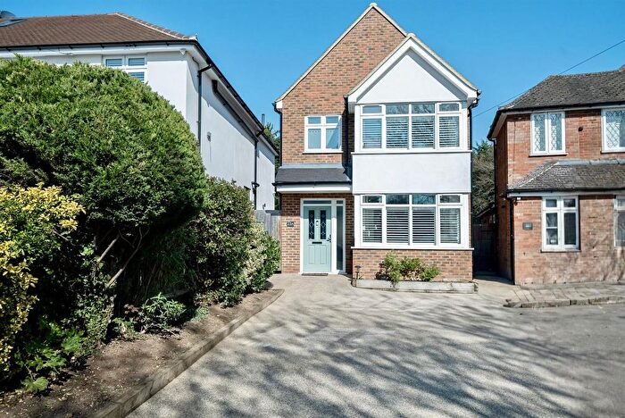 2 Bedroom Detached House For Sale In Laburnum Grove, St. Albans, AL2