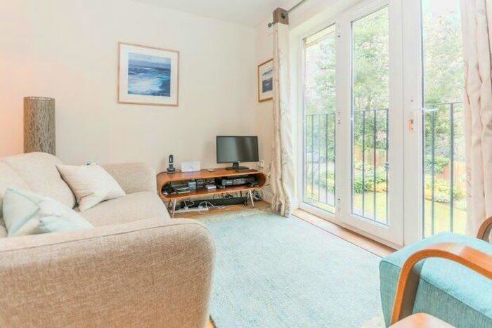 2 Bedroom Flat To Rent In Cross Farm Road, Birmingham, B17
