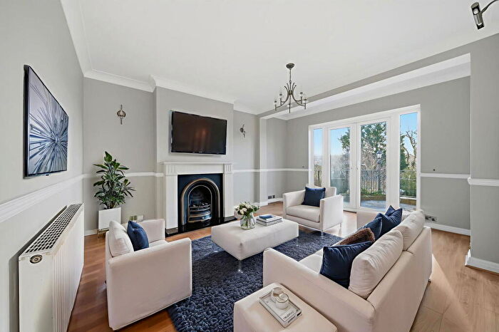 4 Bedroom Semi Detached House To Rent In The Drive, Coulsdon, CR5