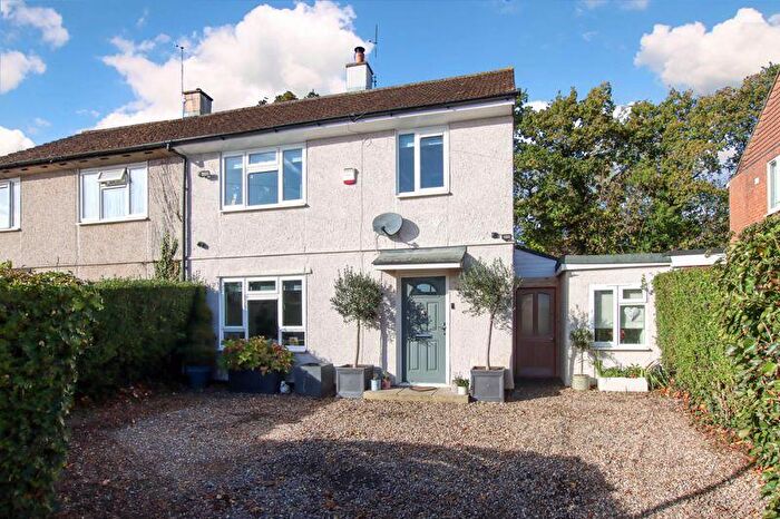 3 Bedroom Semi Detached House For Sale In Oliver Close, St. Albans, AL2