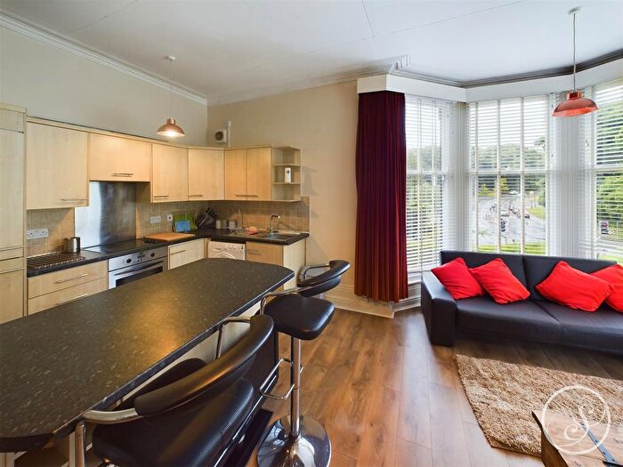 1 Bedroom Flat To Rent In Oakwood Avenue, Oakwood, Leeds, LS8