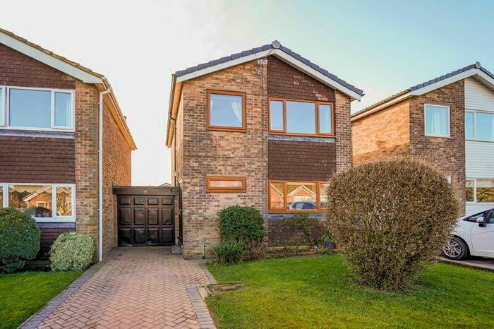 3 Bedroom Link Detached House For Sale In Kensington Avenue, Thurlstone, Sheffield, S36