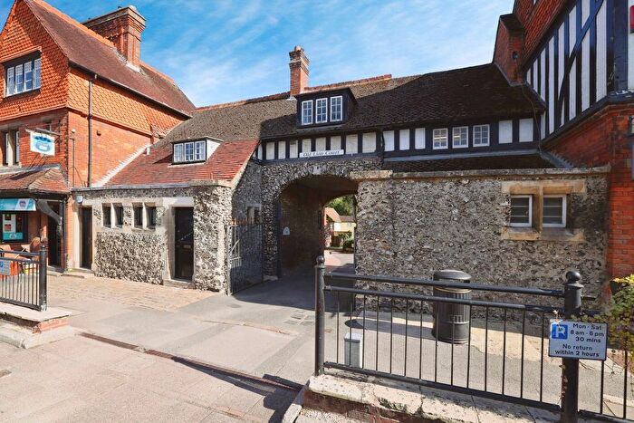 3 Bedroom Flat For Sale In High Street, Marlborough, SN8